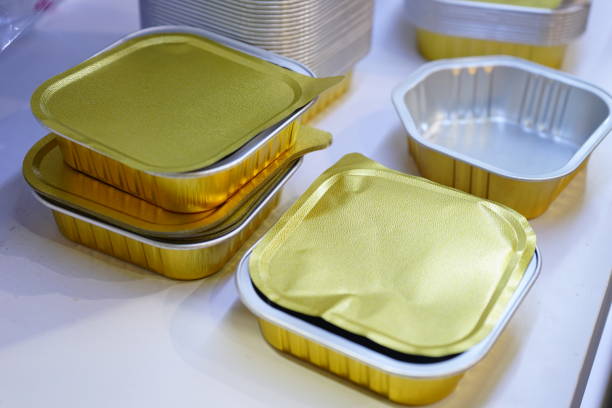 Nó tập trung vào độ bền, an toàn và thẩm mỹ đỉnh cao. Khác biệt hẳn với các dòng khay nhôm thông thường.