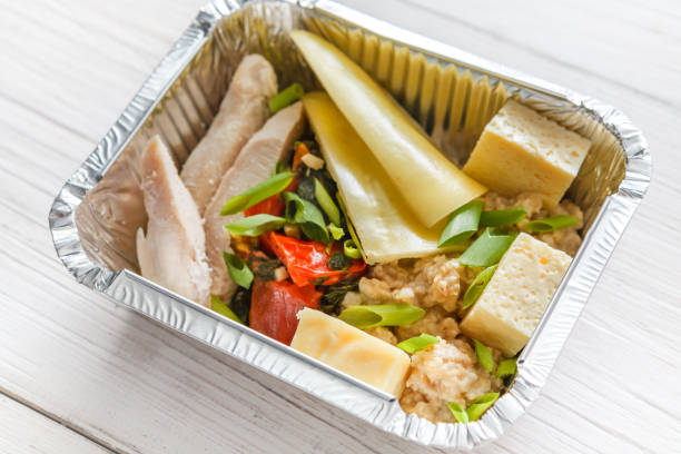 Cấu tạo vật liệu của hộp nhôm sử dụng một lần chất lượng cao với lớp oxit bảo vệ tự nhiên.