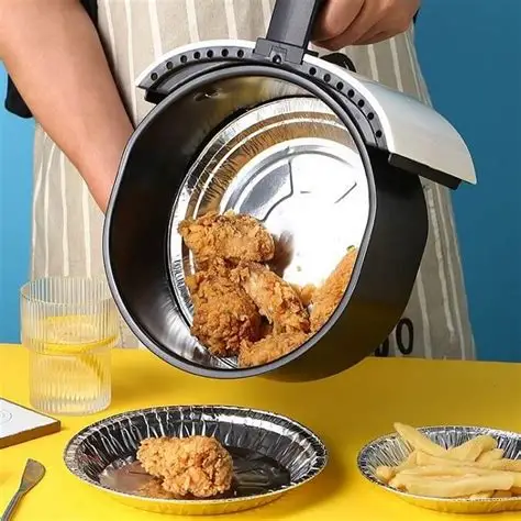 Có nên dùng giấy bạc trong nồi chiên không dầu