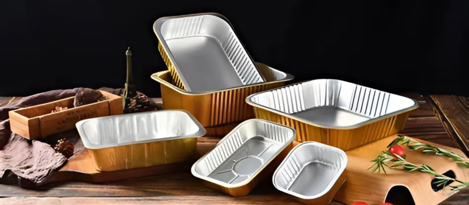Lộc Tự - Đơn vị sản xuất Khay nhôm thực phẩm, Cuộn giấy bạc chất lượng và đảm bảo vệ sinh an toàn nhà bếp