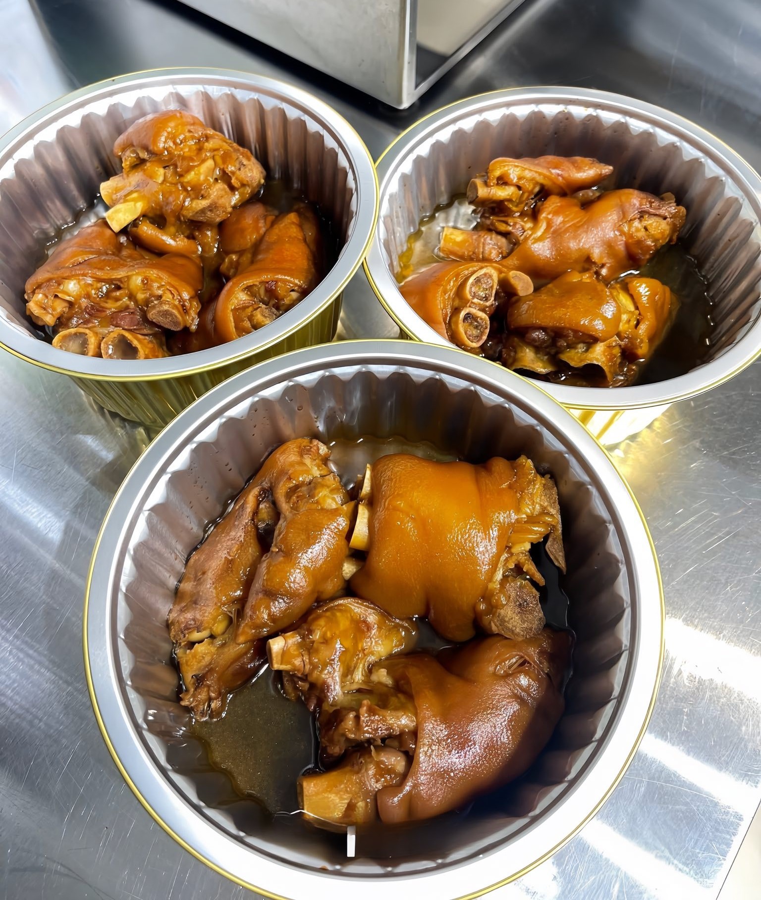 Sử dụng khay giấy bạc ở Hà Nội